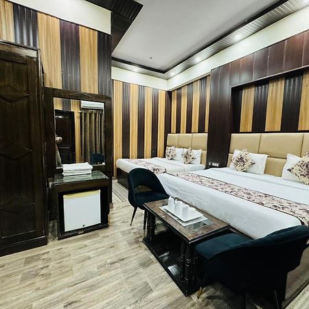 Hotel Radiance Delhi  Exterior photo