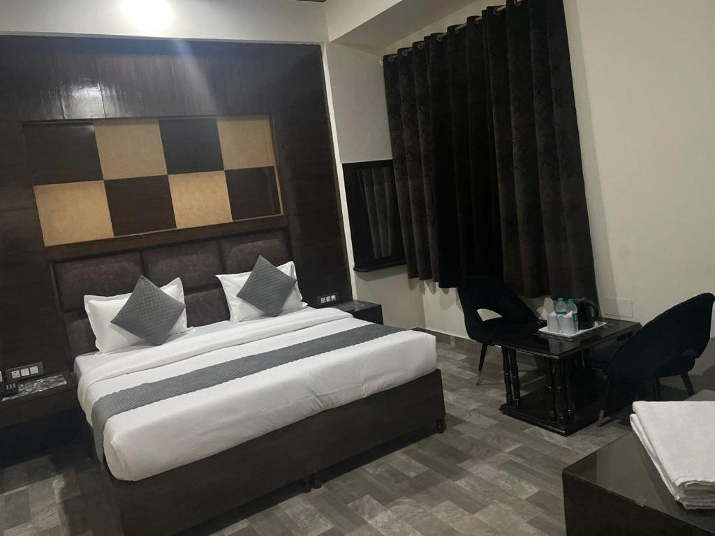 Hotel Radiance Delhi  Exterior photo