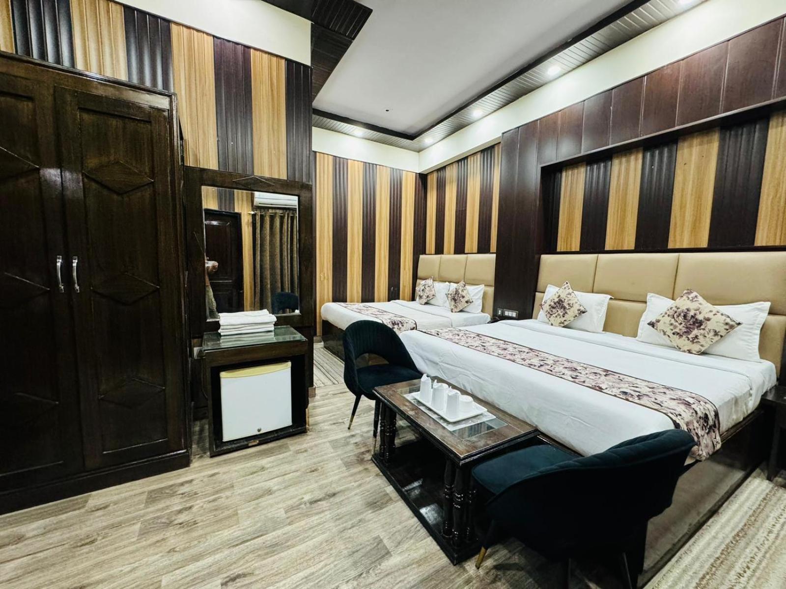 Hotel Radiance Delhi  Exterior photo