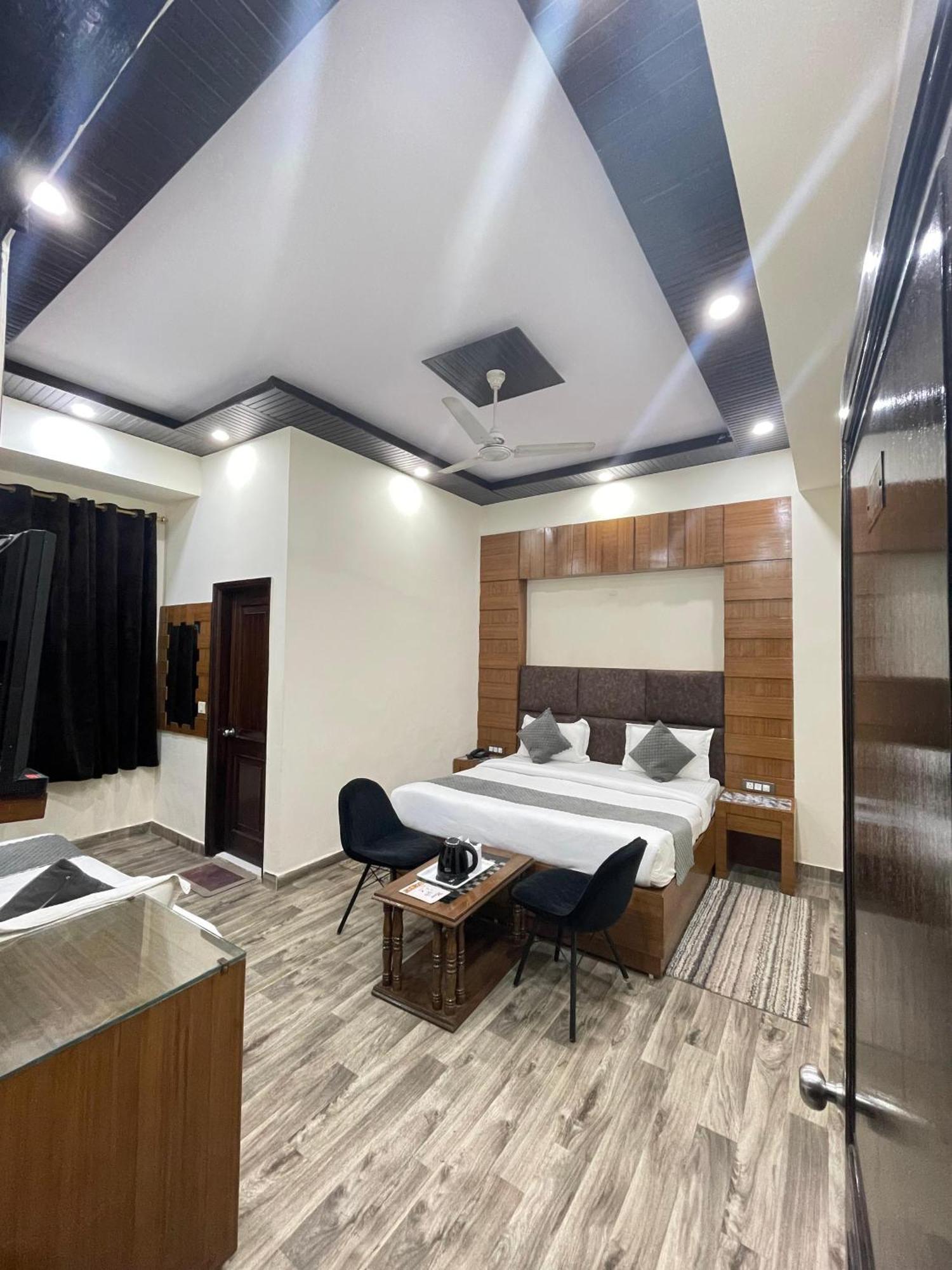 Hotel Radiance Delhi  Exterior photo